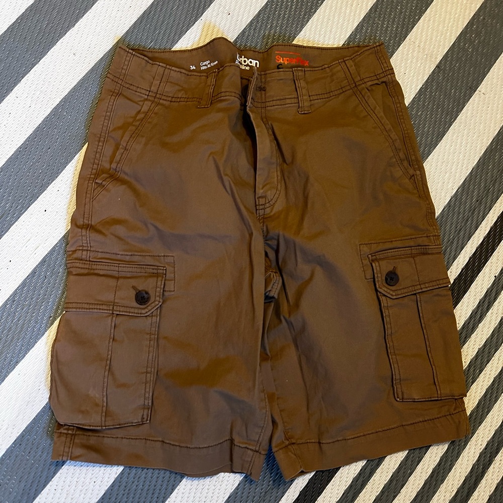 Men’s size 34 cargo superflex shorts